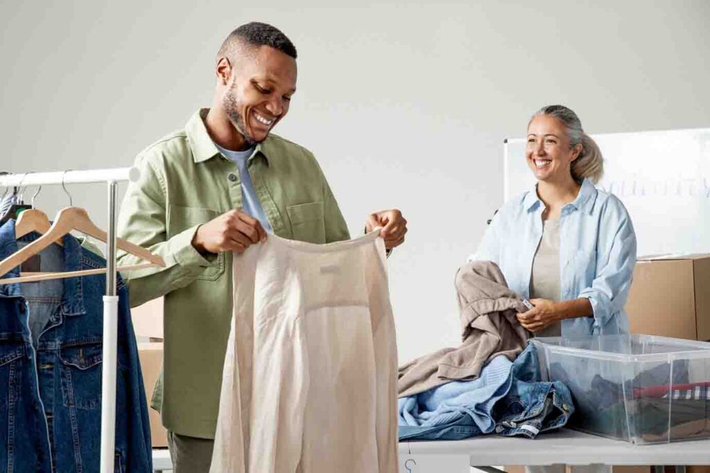 Cash for Clothes Northampton: Turn Your UnwantedClothes into Cash